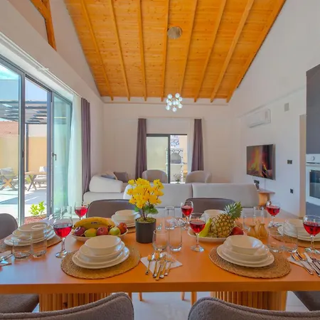 Vila Ader Doga Villalari 6 *